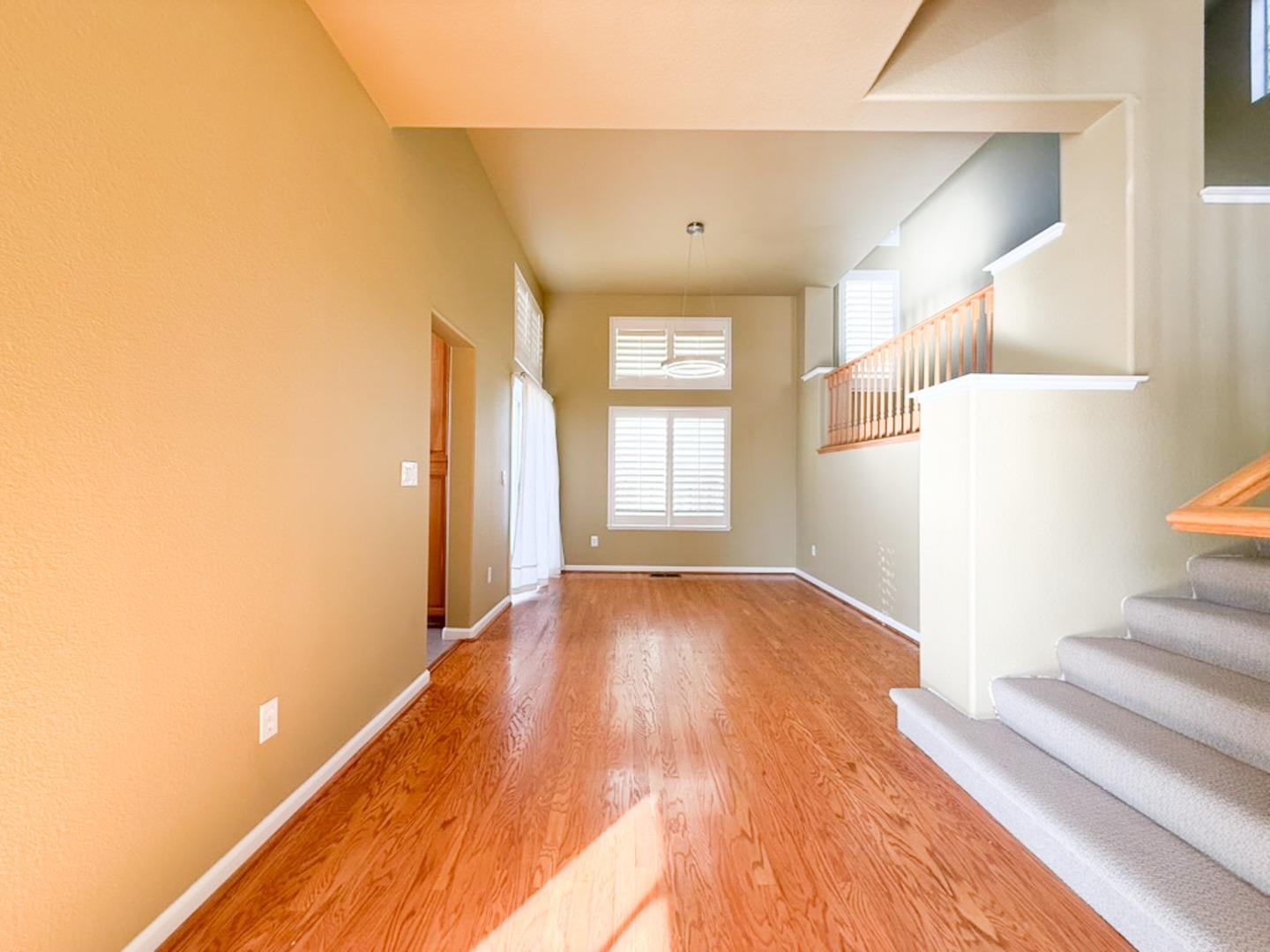 Detail Gallery Image 16 of 46 For 15 Parkridge Cir, South San Francisco,  CA 94080 - 4 Beds | 2/1 Baths