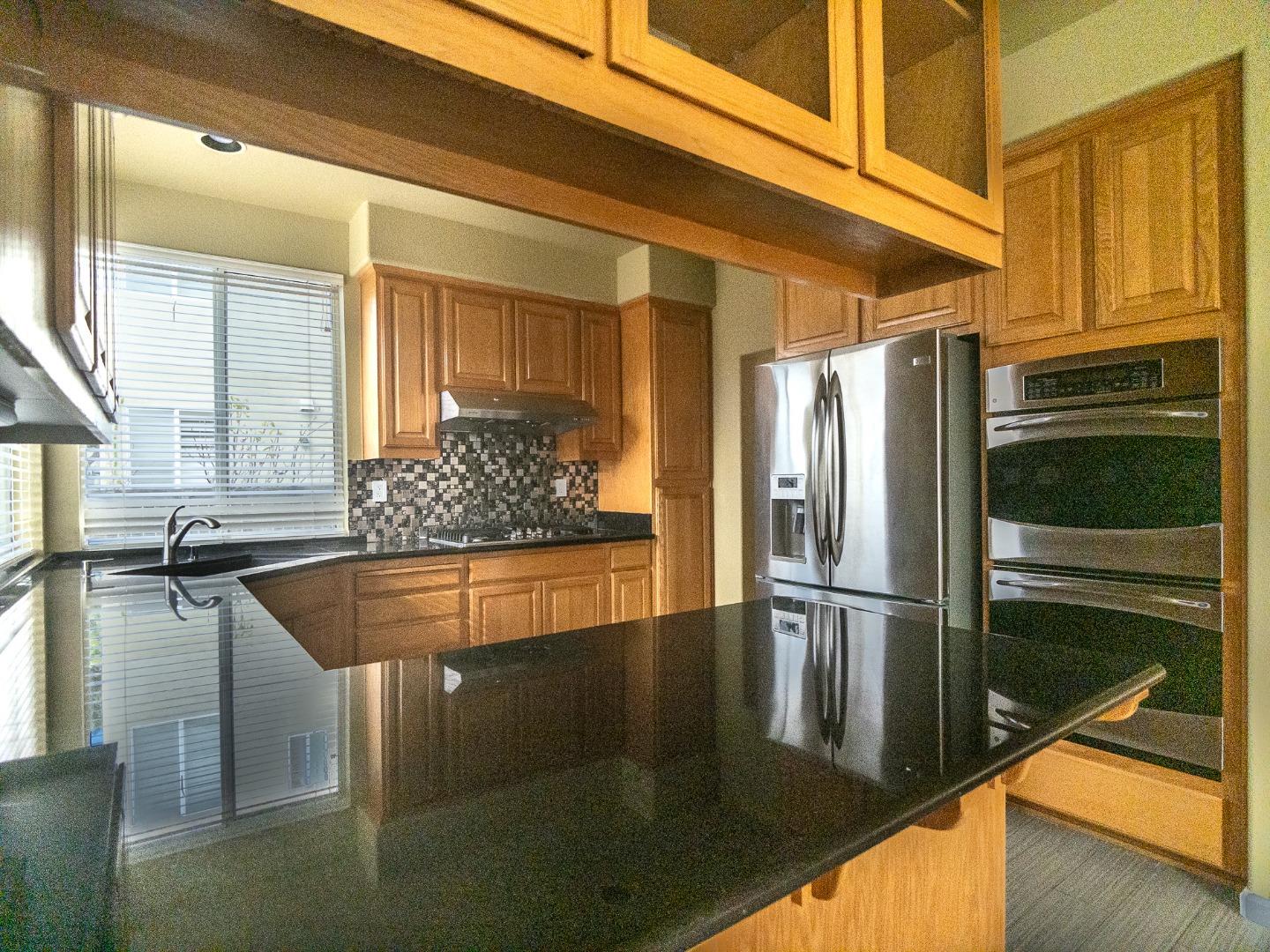 Detail Gallery Image 22 of 46 For 15 Parkridge Cir, South San Francisco,  CA 94080 - 4 Beds | 2/1 Baths