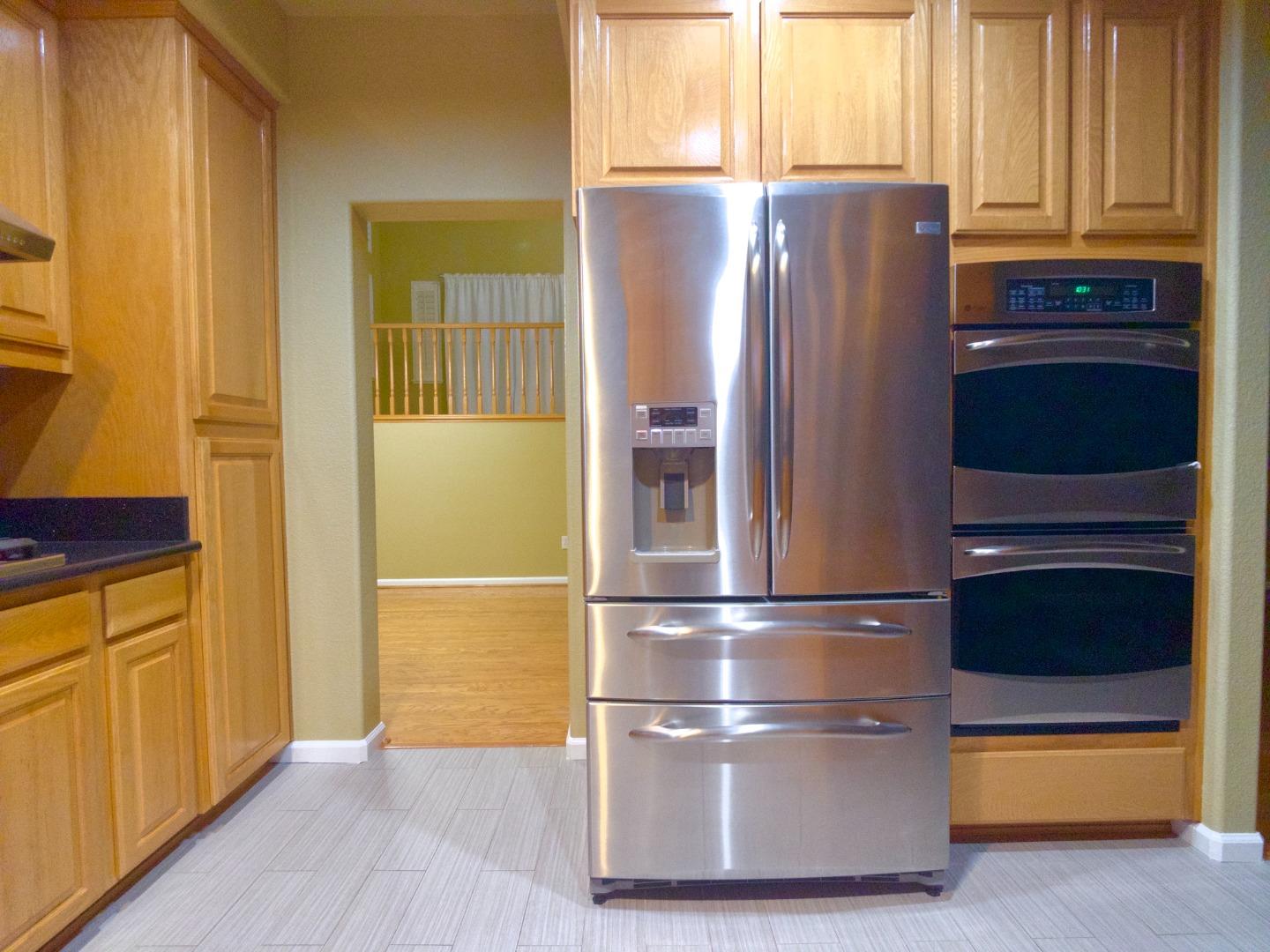 Detail Gallery Image 25 of 46 For 15 Parkridge Cir, South San Francisco,  CA 94080 - 4 Beds | 2/1 Baths