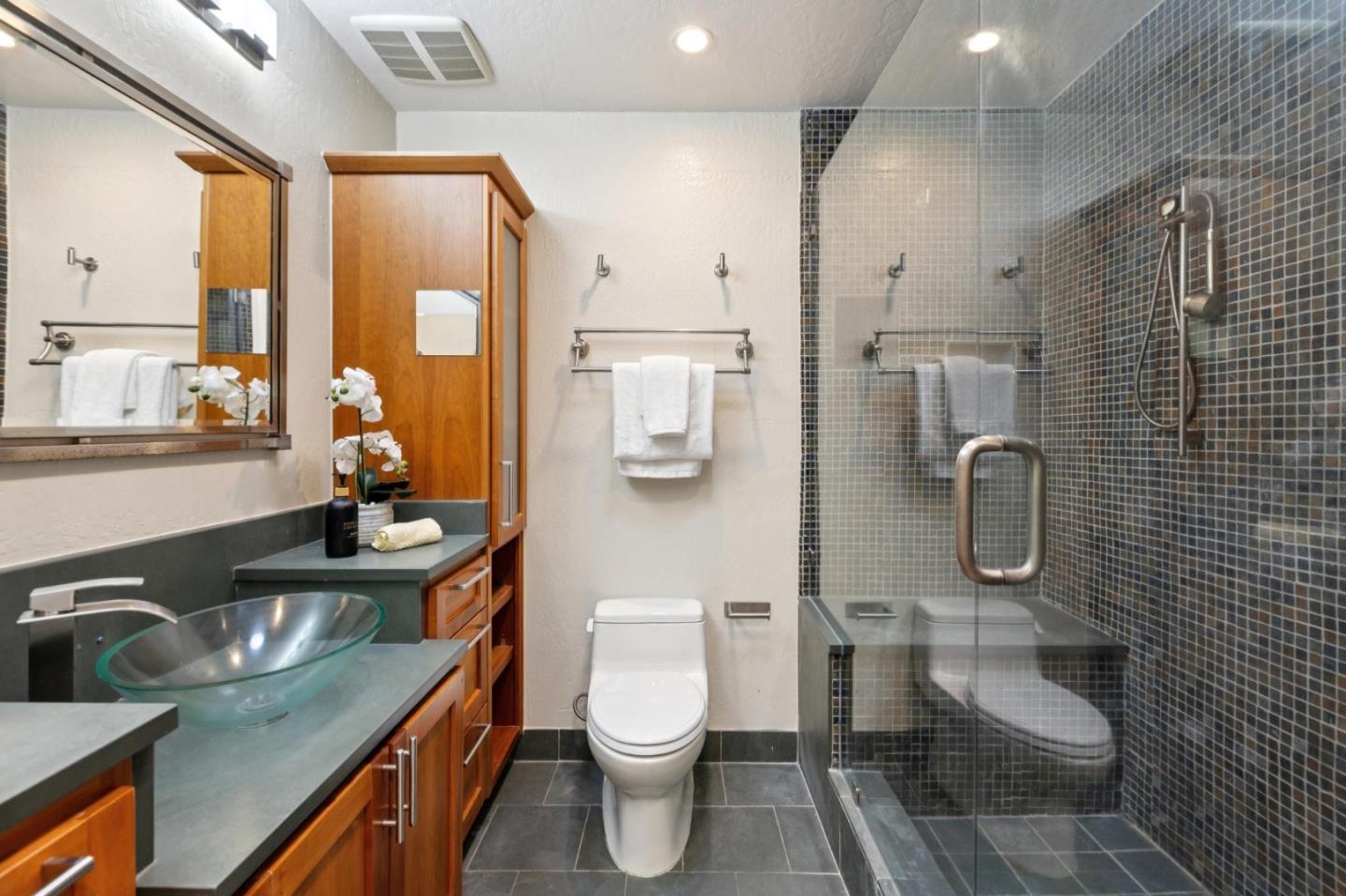 Detail Gallery Image 12 of 26 For 19061 Brookhaven Dr, Saratoga,  CA 95070 - 4 Beds | 2 Baths