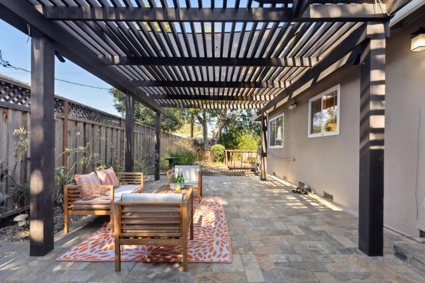 Detail Gallery Image 20 of 26 For 19061 Brookhaven Dr, Saratoga,  CA 95070 - 4 Beds | 2 Baths