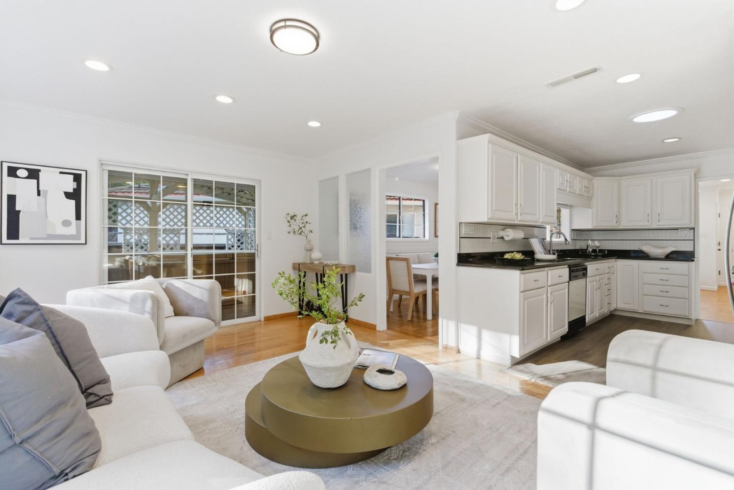 Detail Gallery Image 16 of 40 For 531 Anita Ln, Millbrae,  CA 94030 - 3 Beds | 1/1 Baths