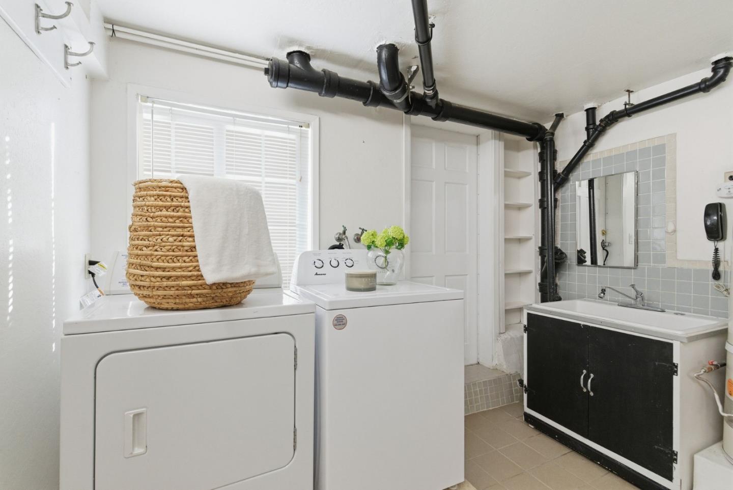 Detail Gallery Image 28 of 40 For 531 Anita Ln, Millbrae,  CA 94030 - 3 Beds | 1/1 Baths