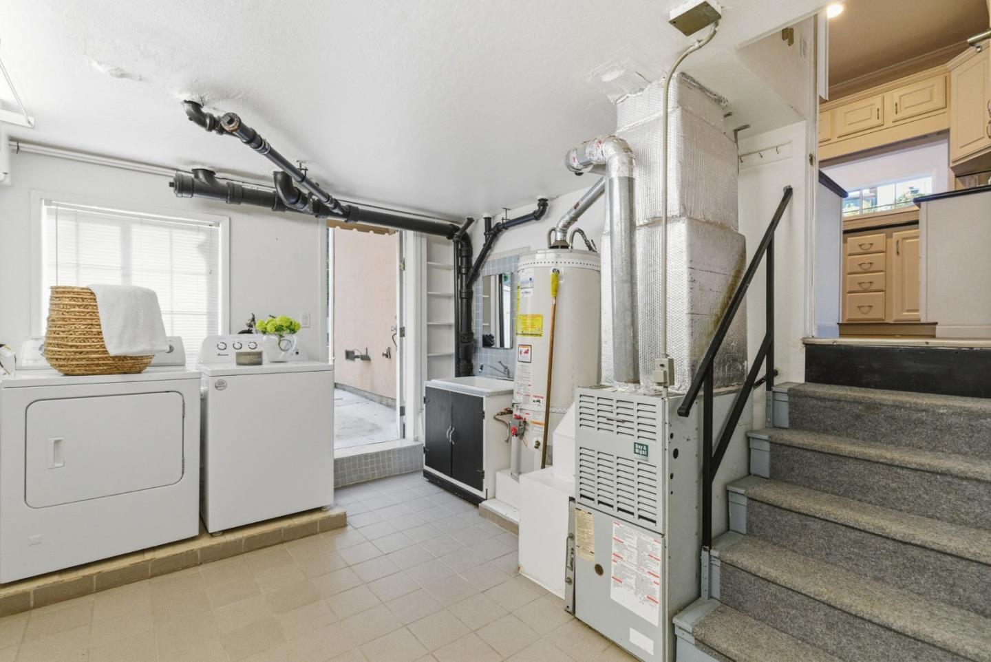 Detail Gallery Image 29 of 40 For 531 Anita Ln, Millbrae,  CA 94030 - 3 Beds | 1/1 Baths