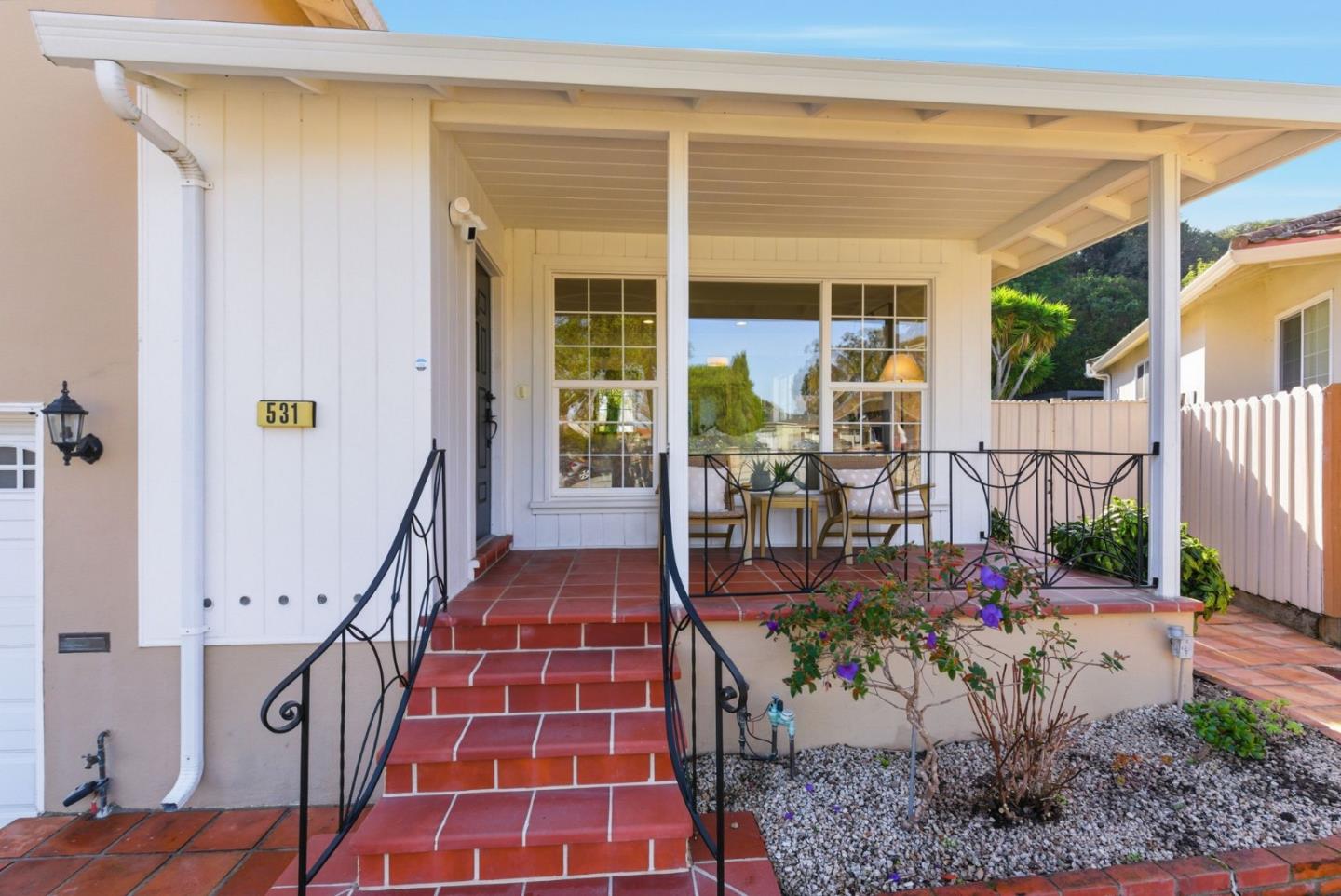 Detail Gallery Image 3 of 40 For 531 Anita Ln, Millbrae,  CA 94030 - 3 Beds | 1/1 Baths