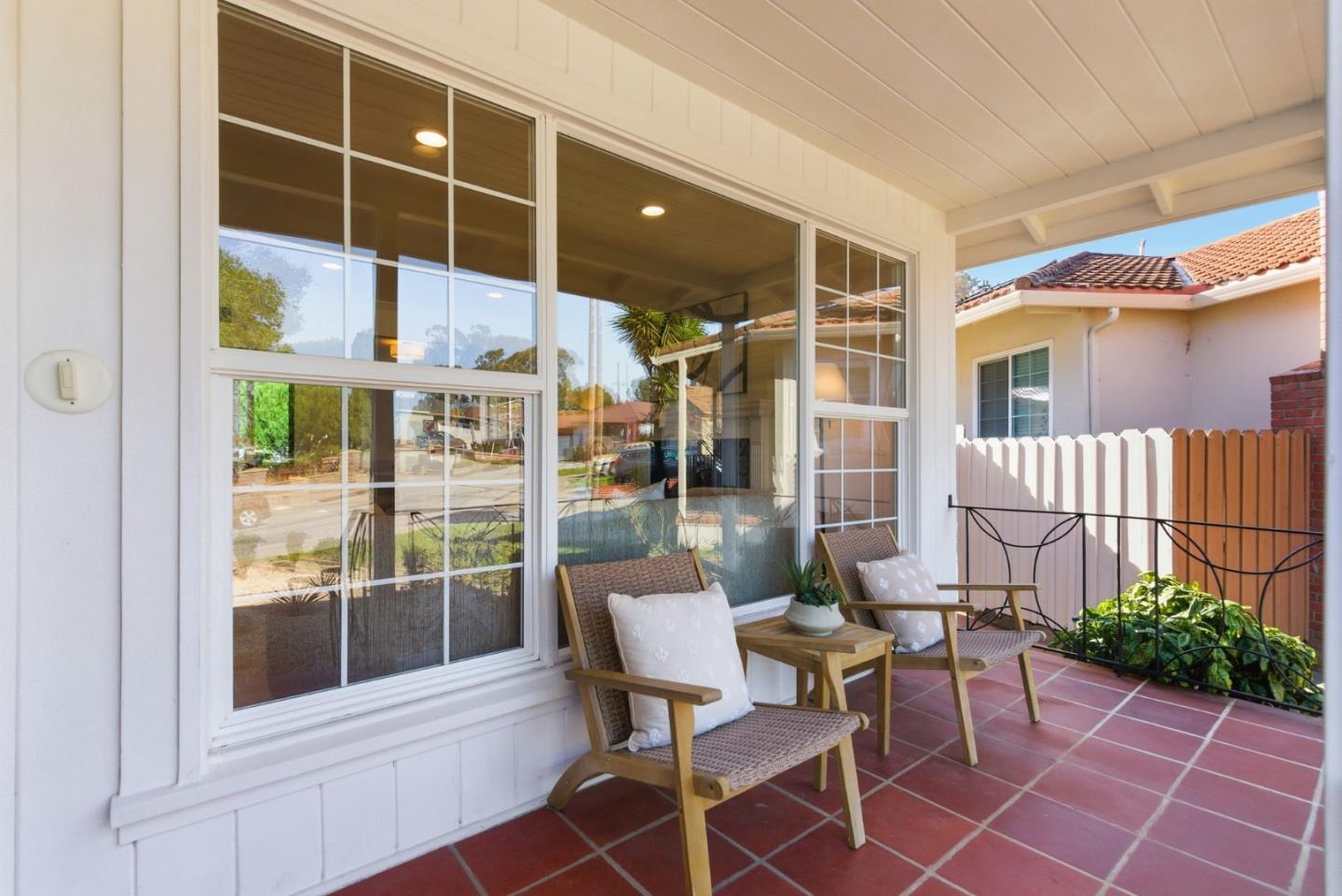 Detail Gallery Image 5 of 40 For 531 Anita Ln, Millbrae,  CA 94030 - 3 Beds | 1/1 Baths