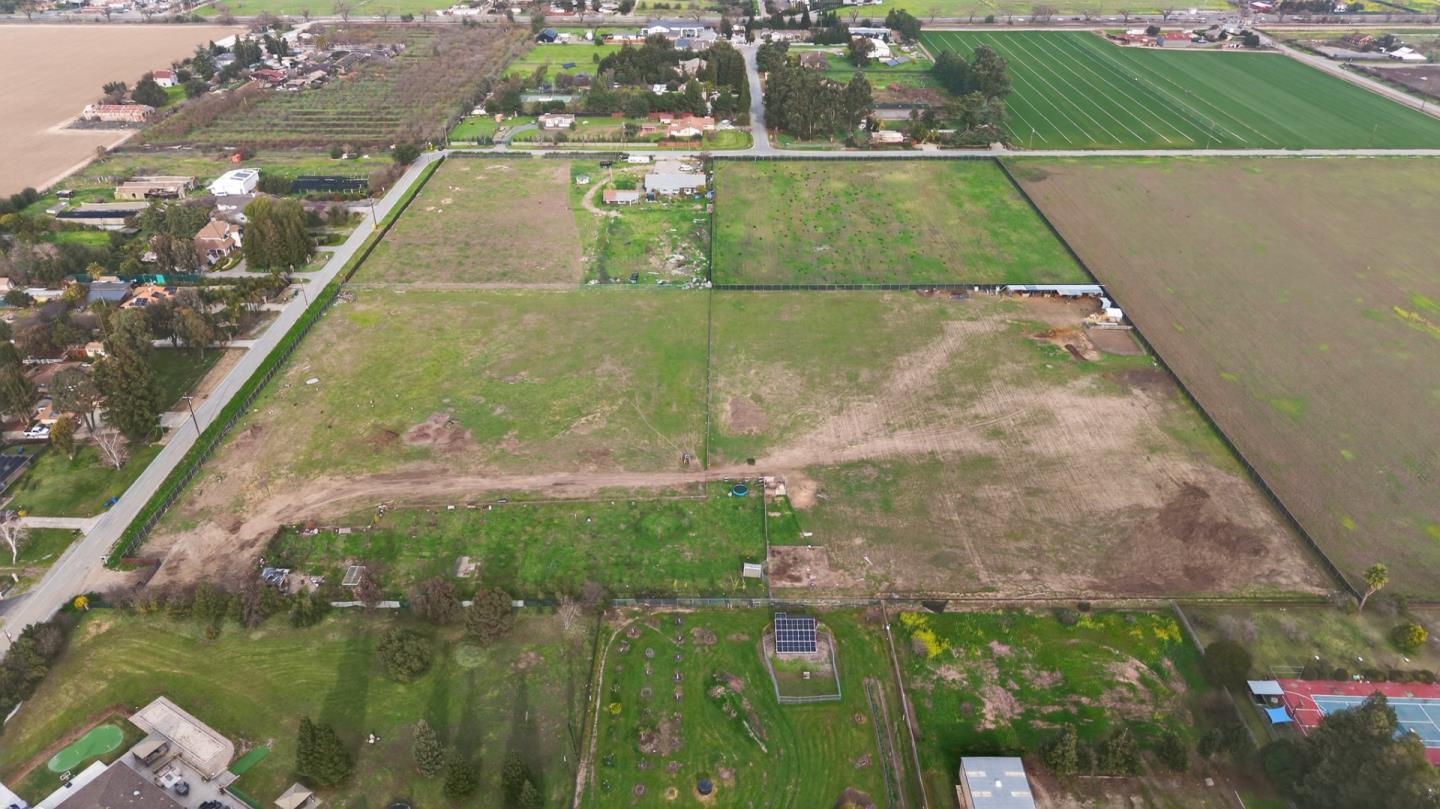 Detail Gallery Image 9 of 13 For 214 Scheller Ave, Morgan Hill,  CA 95037 - – Beds | – Baths