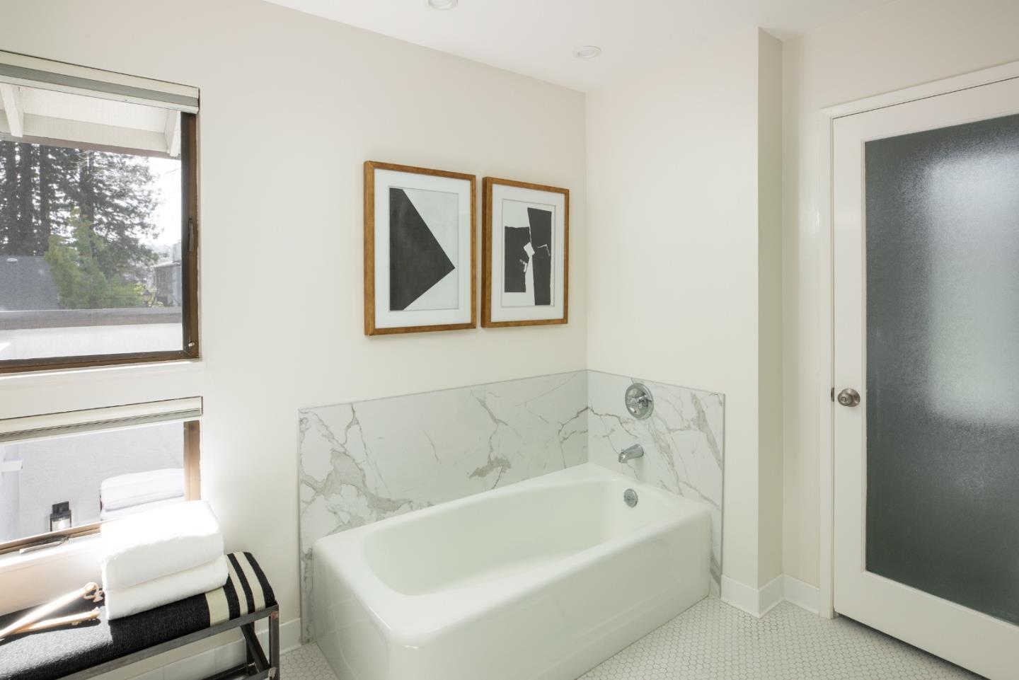 Detail Gallery Image 15 of 24 For 2427 Sharon Oaks Dr, Menlo Park,  CA 94025 - 3 Beds | 3 Baths