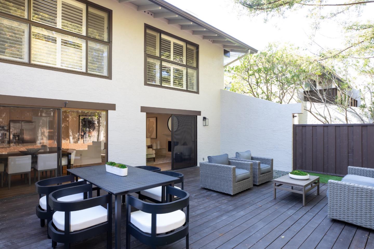 Detail Gallery Image 20 of 24 For 2427 Sharon Oaks Dr, Menlo Park,  CA 94025 - 3 Beds | 3 Baths