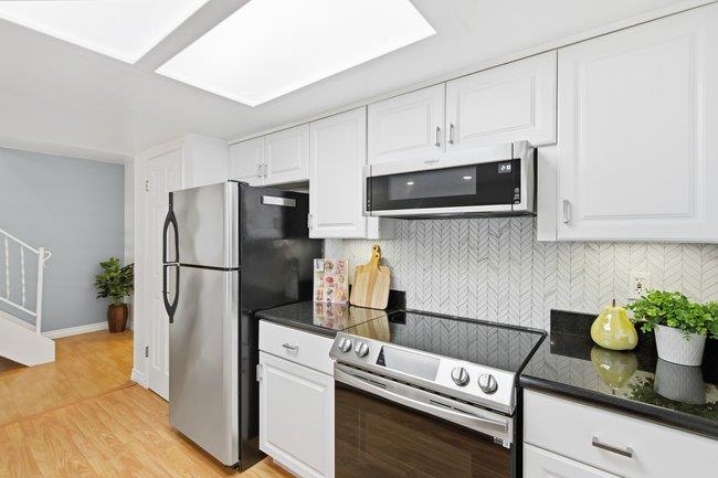 Detail Gallery Image 13 of 52 For 1031 S Colonel Way, Half Moon Bay,  CA 94019 - 3 Beds | 1/1 Baths