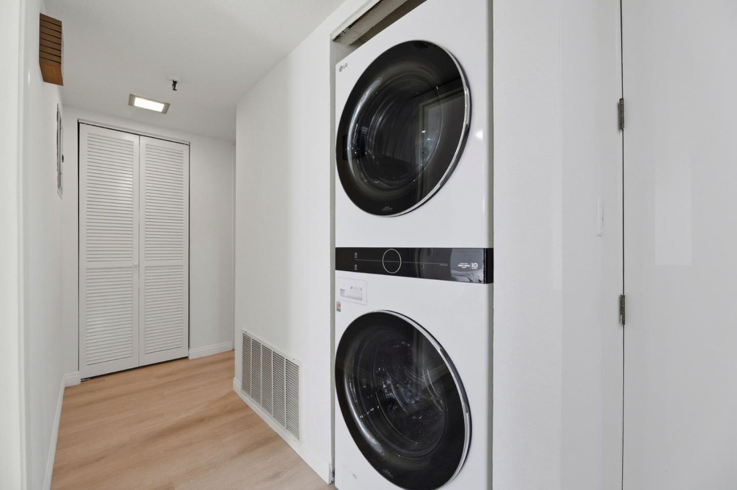 Detail Gallery Image 19 of 39 For 49 Showers Dr #A130,  Mountain View,  CA 94040 - 2 Beds | 2 Baths