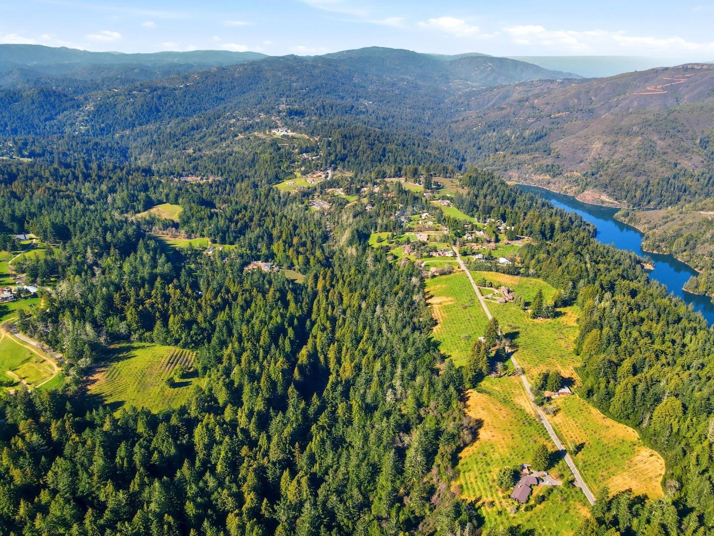 Detail Gallery Image 10 of 13 For 24580 Loma Prieta Ave, Los Gatos,  CA 95033 - 2 Beds | 1 Baths