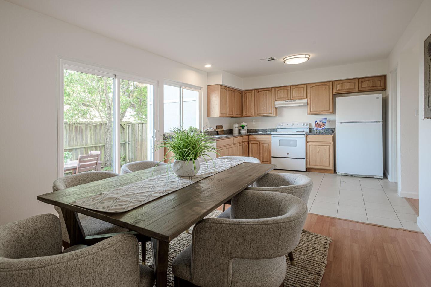 Detail Gallery Image 10 of 31 For 3734 Myrna Ln, South San Francisco,  CA 94080 - 4 Beds | 2 Baths