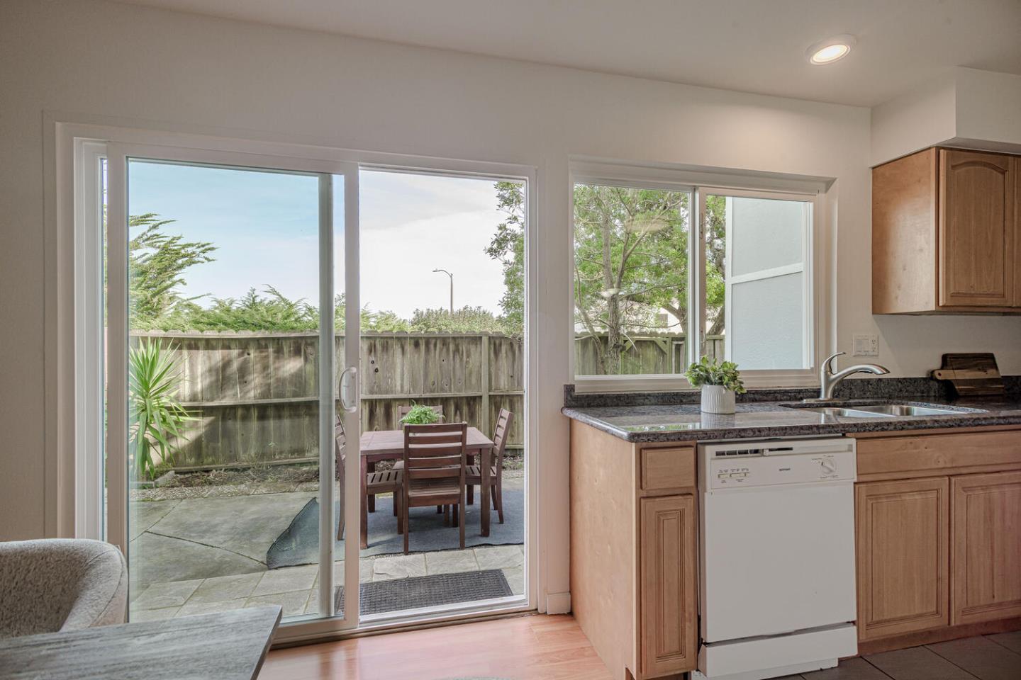 Detail Gallery Image 9 of 31 For 3734 Myrna Ln, South San Francisco,  CA 94080 - 4 Beds | 2 Baths