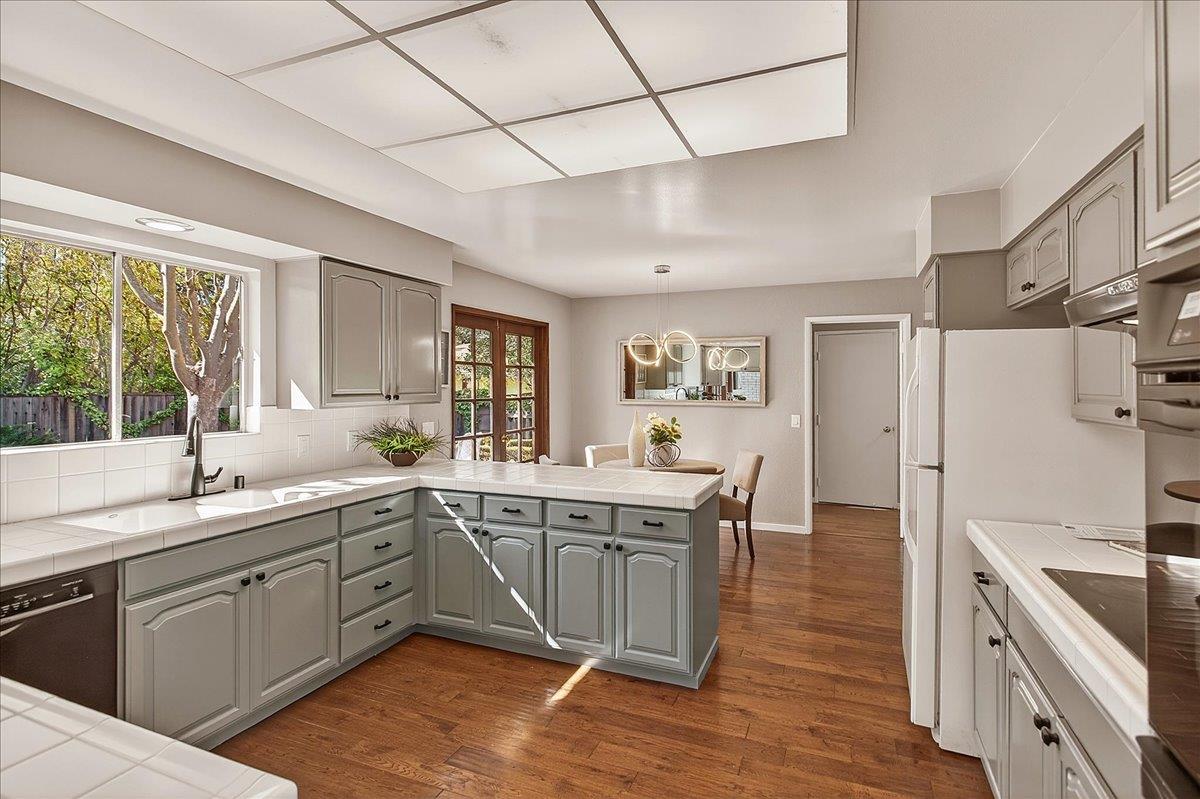 Detail Gallery Image 17 of 49 For 13240 via Grande Ct, Saratoga,  CA 95070 - 4 Beds | 2/1 Baths