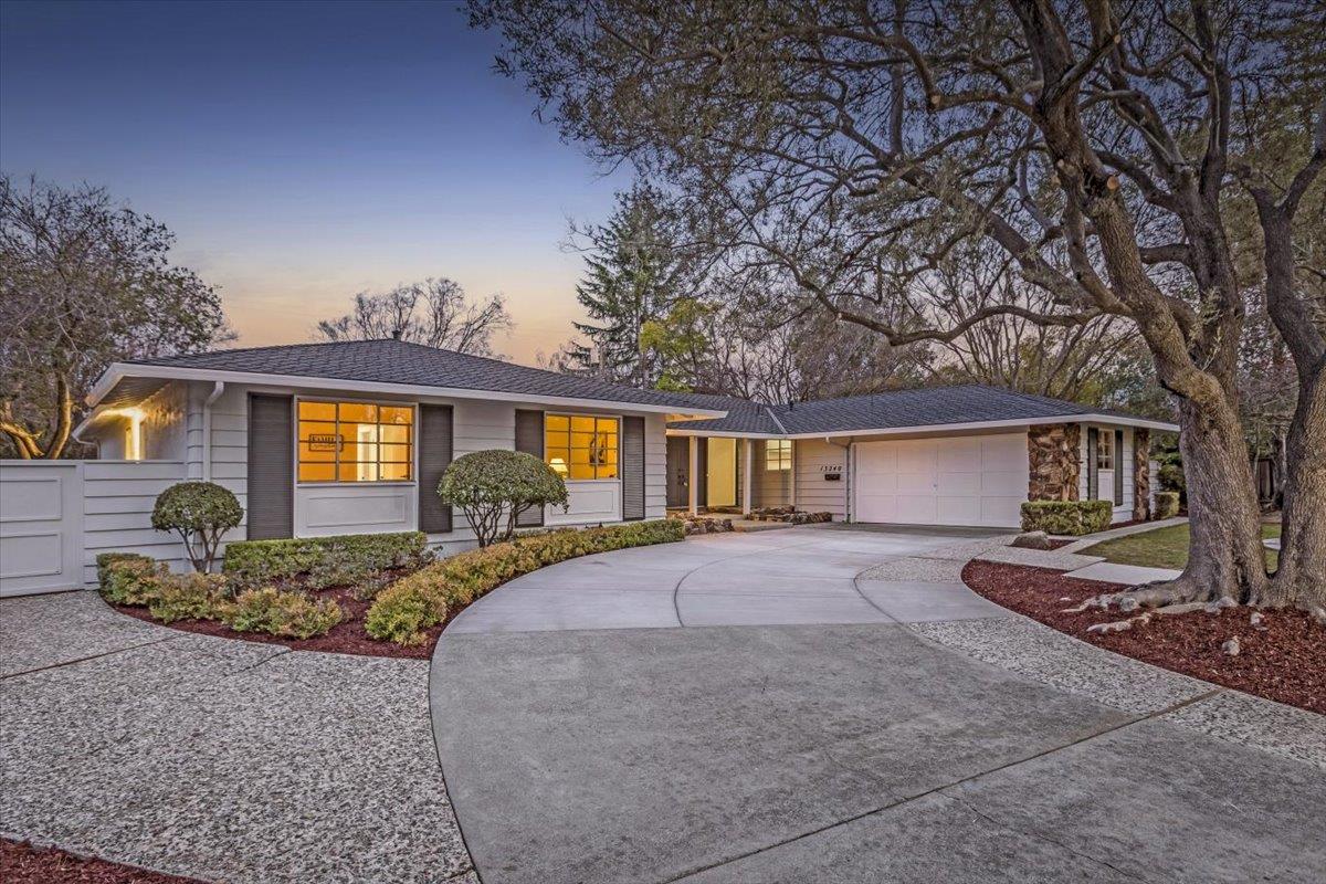Detail Gallery Image 3 of 49 For 13240 via Grande Ct, Saratoga,  CA 95070 - 4 Beds | 2/1 Baths