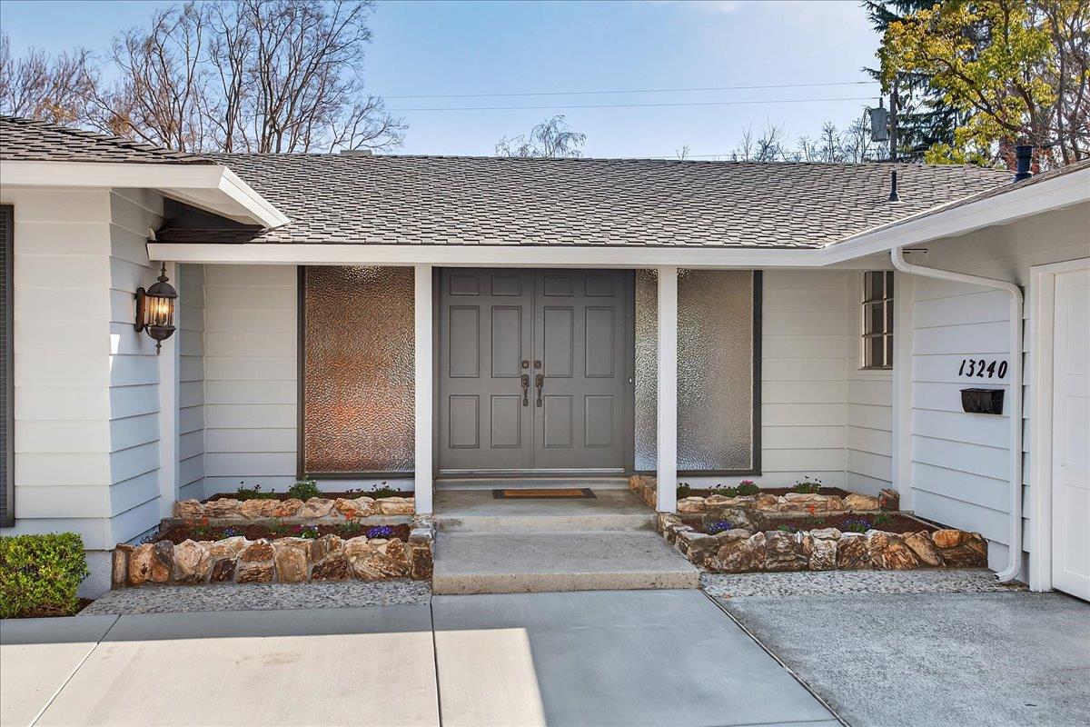 Detail Gallery Image 8 of 49 For 13240 via Grande Ct, Saratoga,  CA 95070 - 4 Beds | 2/1 Baths