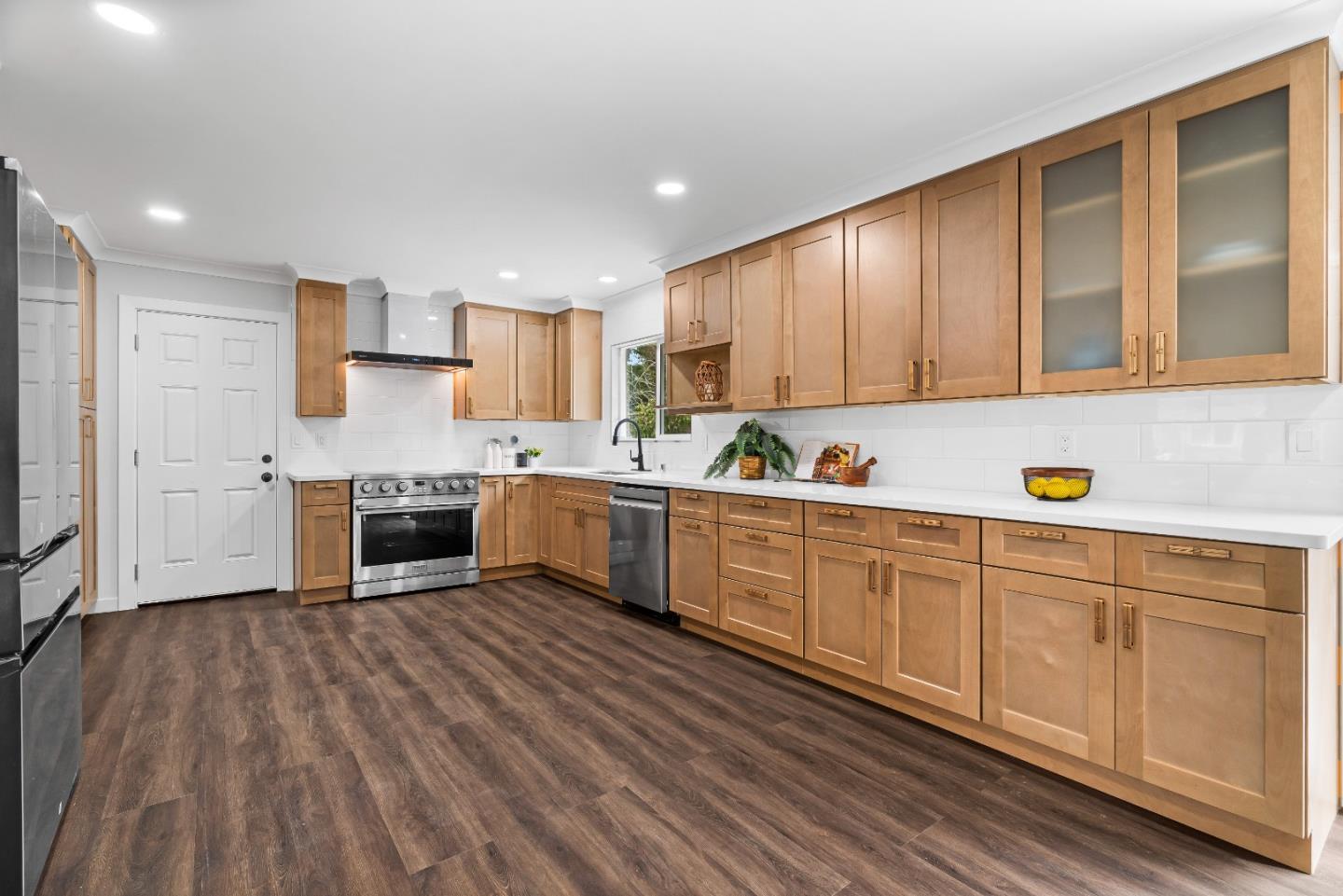 Detail Gallery Image 11 of 41 For 432 8th Ave, Menlo Park,  CA 94025 - 3 Beds | 2 Baths