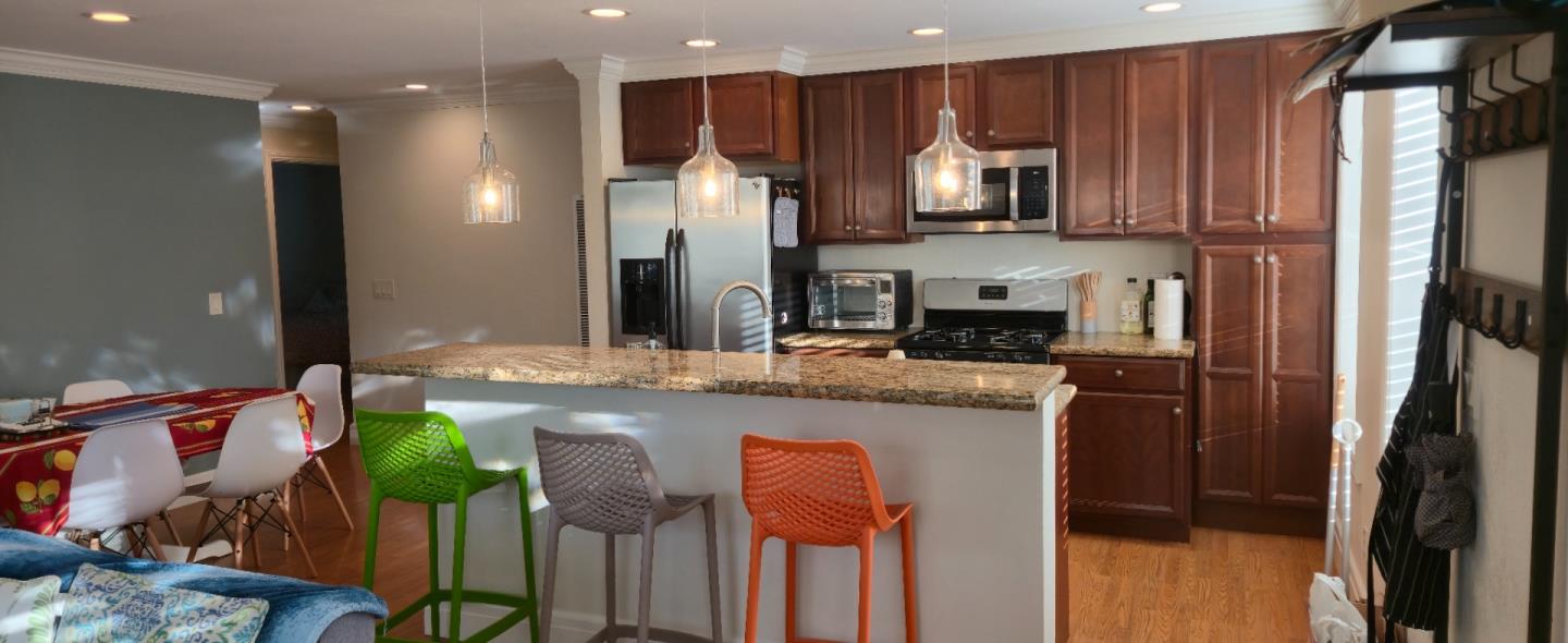 Detail Gallery Image 4 of 13 For 1771 44th Ave, Capitola,  CA 95010 - 3 Beds | 1 Baths