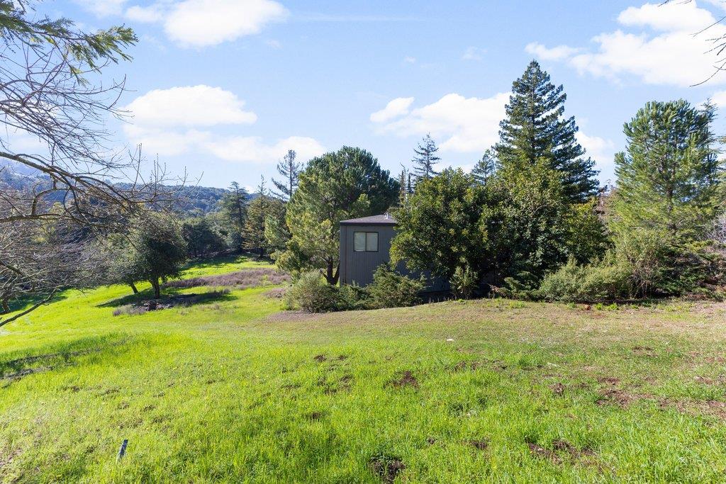 Detail Gallery Image 11 of 37 For 27600 Altamont Rd, Los Altos Hills,  CA 94022 - 4 Beds | 3/1 Baths