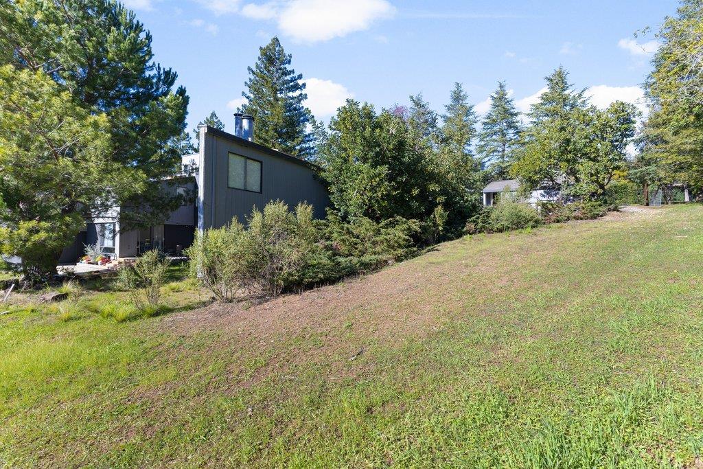 Detail Gallery Image 13 of 37 For 27600 Altamont Rd, Los Altos Hills,  CA 94022 - 4 Beds | 3/1 Baths