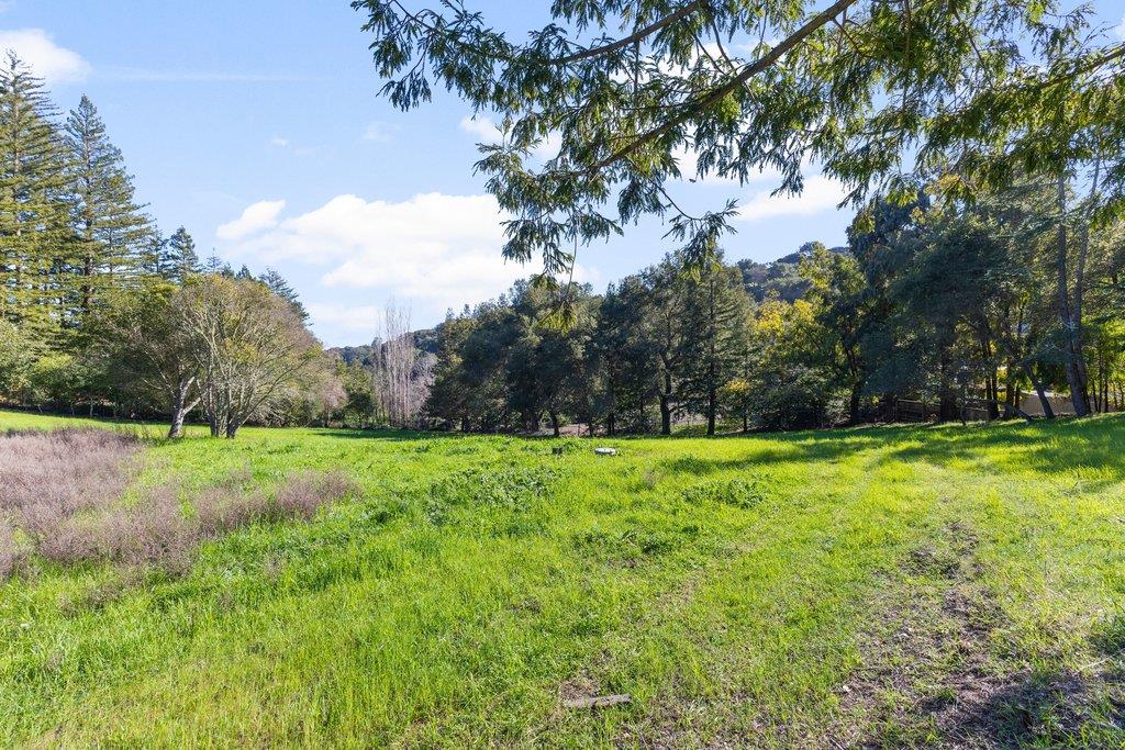 Detail Gallery Image 16 of 37 For 27600 Altamont Rd, Los Altos Hills,  CA 94022 - 4 Beds | 3/1 Baths