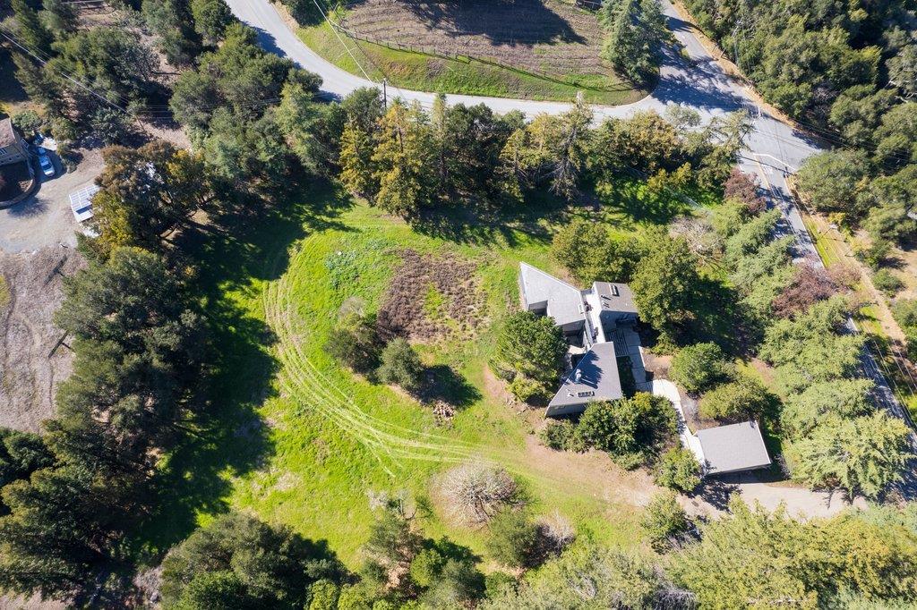 Detail Gallery Image 20 of 37 For 27600 Altamont Rd, Los Altos Hills,  CA 94022 - 4 Beds | 3/1 Baths