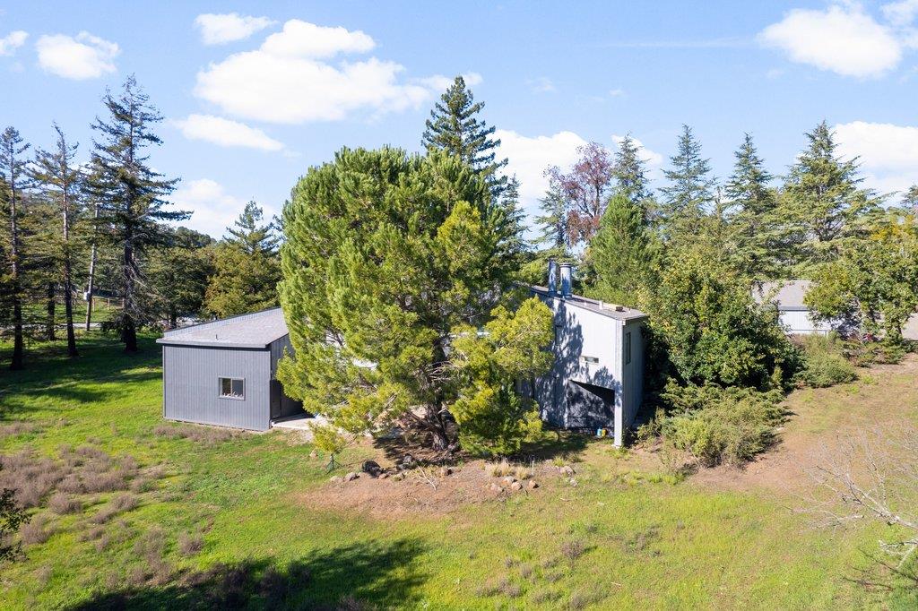 Detail Gallery Image 23 of 37 For 27600 Altamont Rd, Los Altos Hills,  CA 94022 - 4 Beds | 3/1 Baths