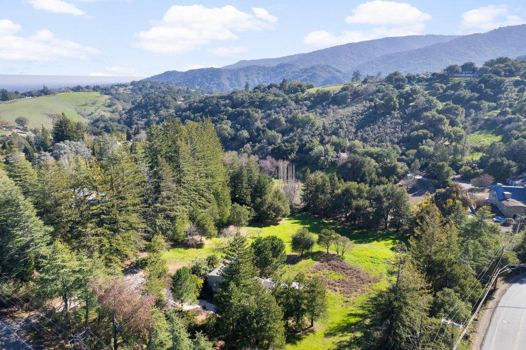 Detail Gallery Image 29 of 37 For 27600 Altamont Rd, Los Altos Hills,  CA 94022 - 4 Beds | 3/1 Baths