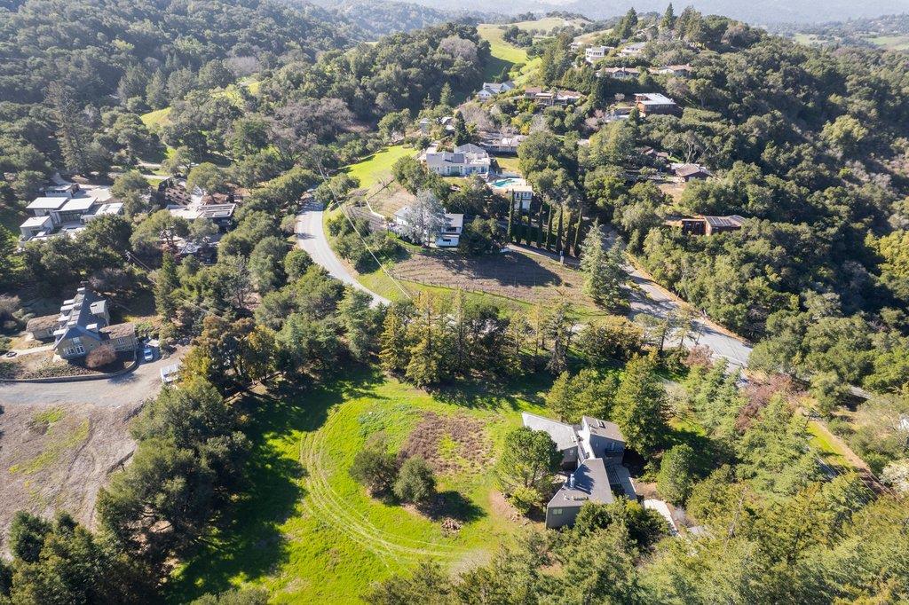 Detail Gallery Image 30 of 37 For 27600 Altamont Rd, Los Altos Hills,  CA 94022 - 4 Beds | 3/1 Baths