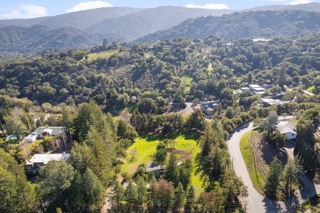 Detail Gallery Image 32 of 37 For 27600 Altamont Rd, Los Altos Hills,  CA 94022 - 4 Beds | 3/1 Baths