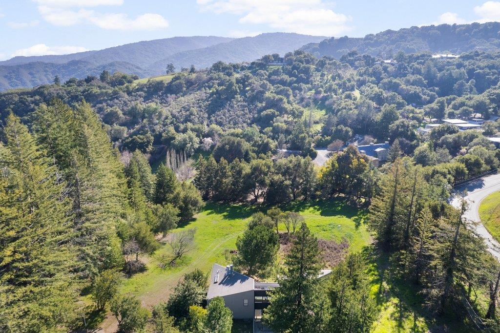 Detail Gallery Image 34 of 37 For 27600 Altamont Rd, Los Altos Hills,  CA 94022 - 4 Beds | 3/1 Baths