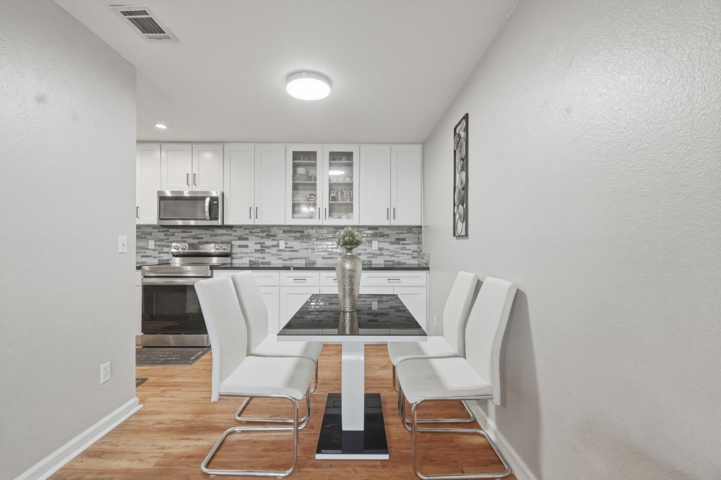 Detail Gallery Image 12 of 34 For 40425 Chapel Way #101,  Fremont,  CA 94538 - 3 Beds | 2 Baths