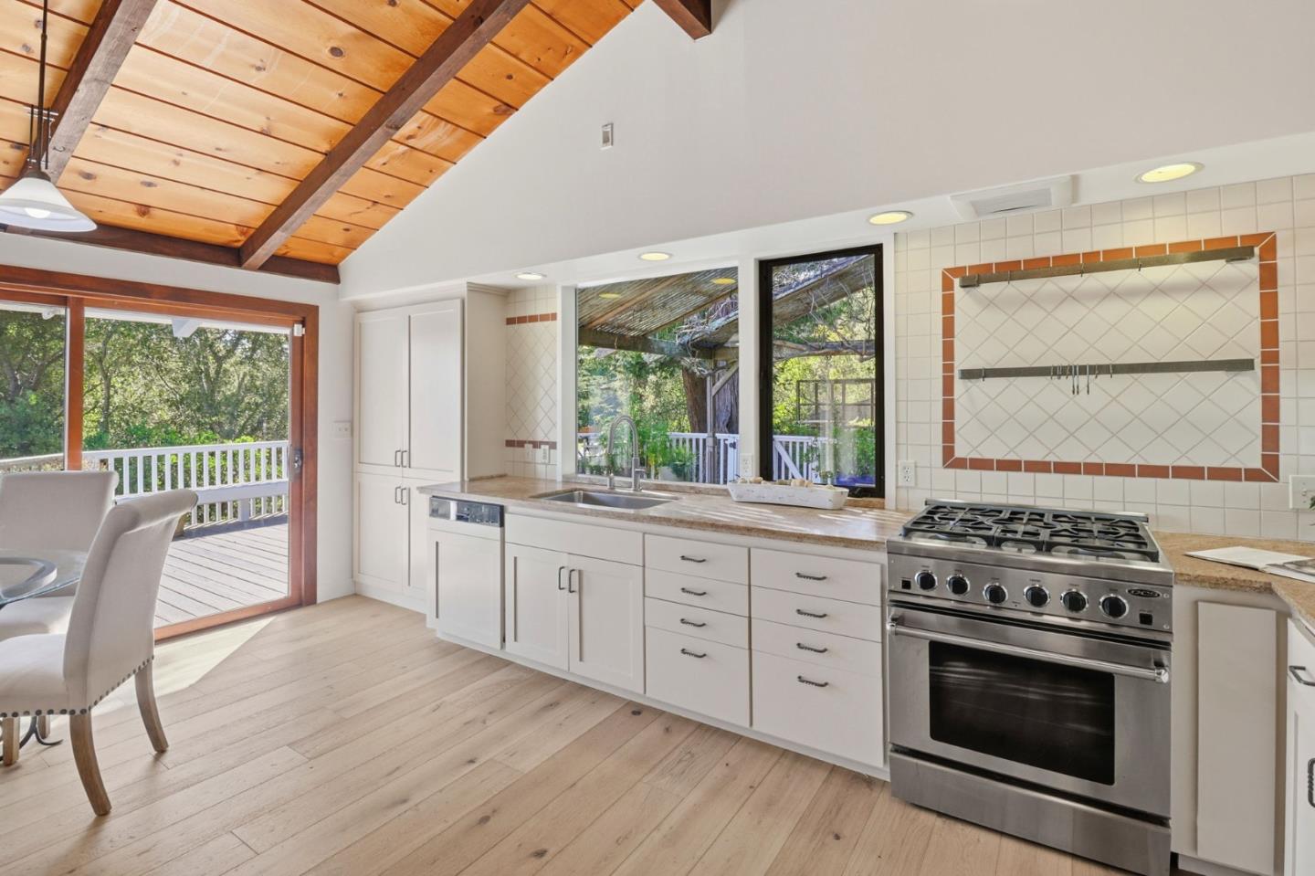 Detail Gallery Image 11 of 46 For 108 Santa Maria Ave, Portola Valley,  CA 94028 - 3 Beds | 2 Baths