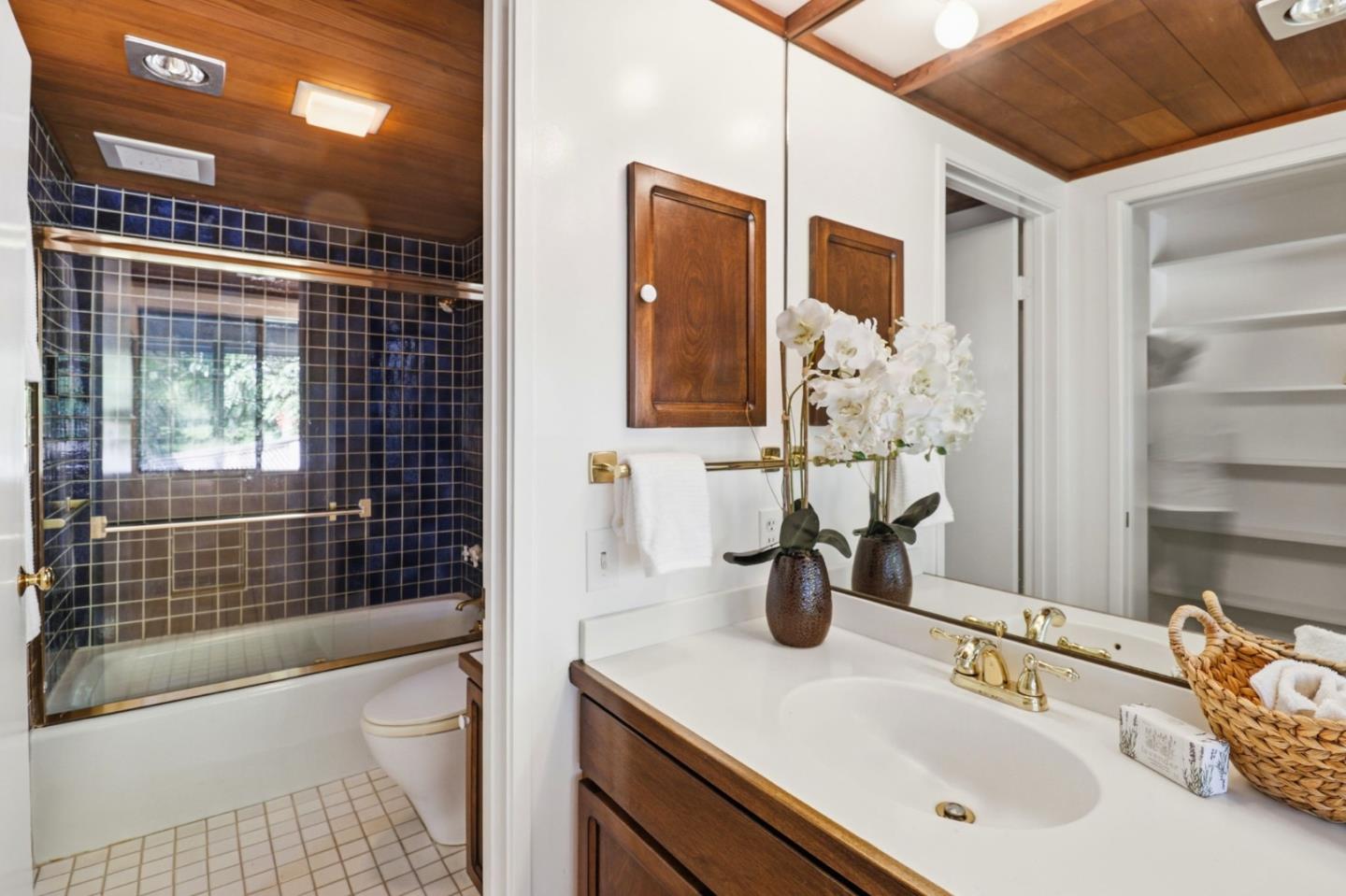 Detail Gallery Image 27 of 46 For 108 Santa Maria Ave, Portola Valley,  CA 94028 - 3 Beds | 2 Baths