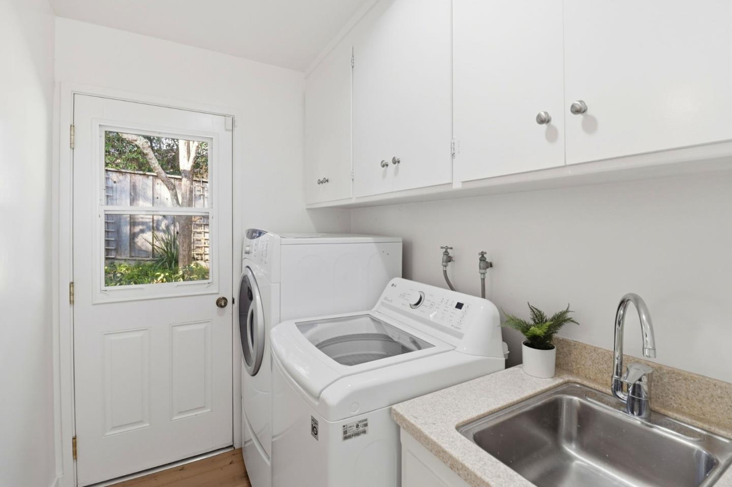 Detail Gallery Image 29 of 46 For 108 Santa Maria Ave, Portola Valley,  CA 94028 - 3 Beds | 2 Baths