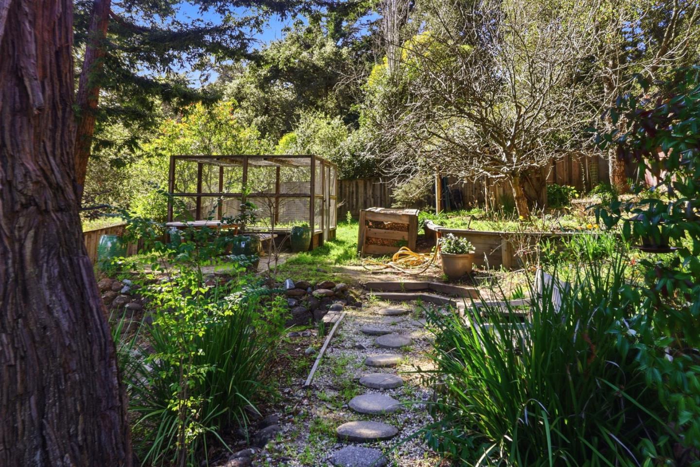 Detail Gallery Image 34 of 46 For 108 Santa Maria Ave, Portola Valley,  CA 94028 - 3 Beds | 2 Baths