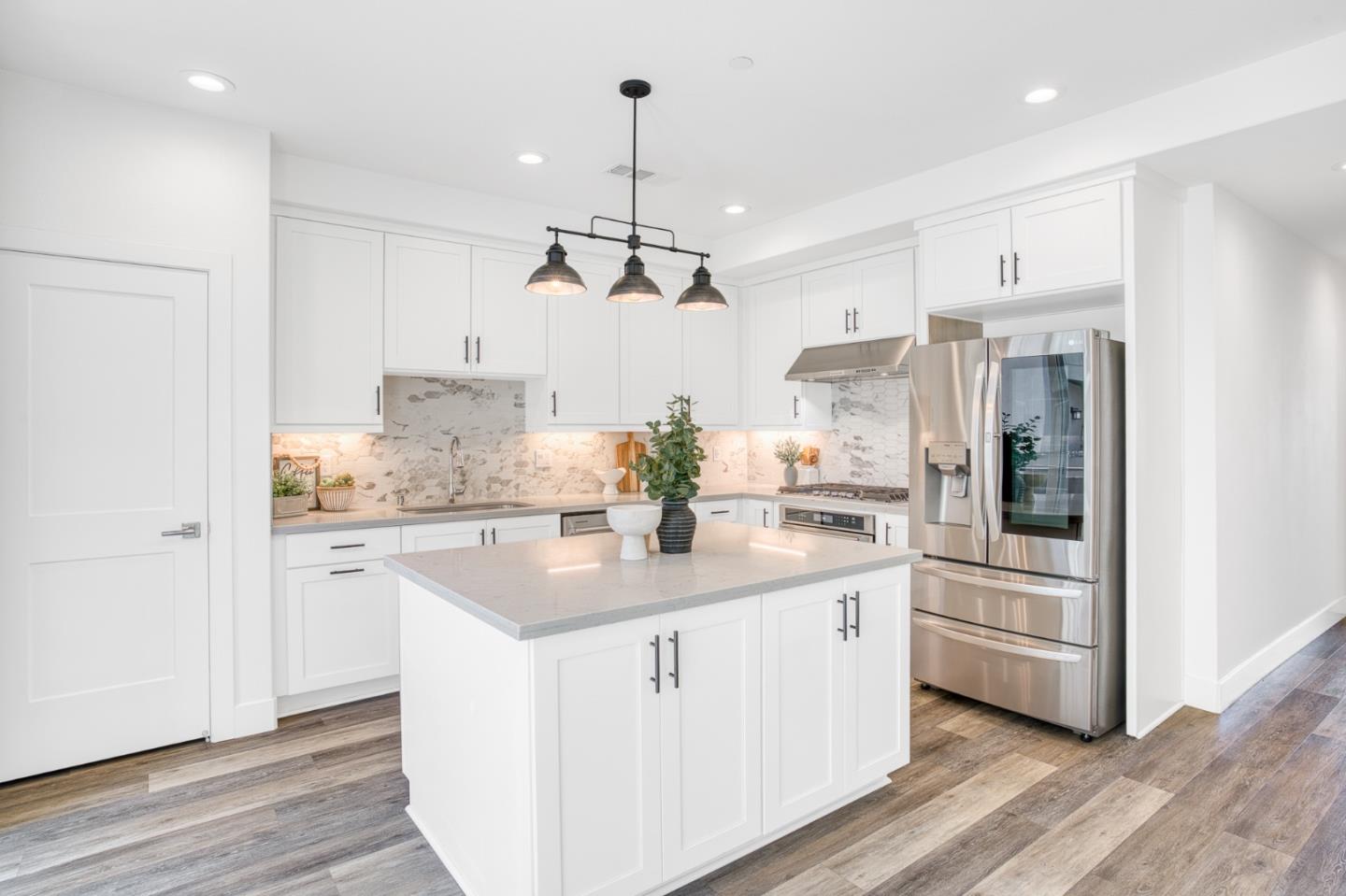 Detail Gallery Image 11 of 35 For 2059 Joshua Tree Cir, Milpitas,  CA 95035 - 3 Beds | 3 Baths