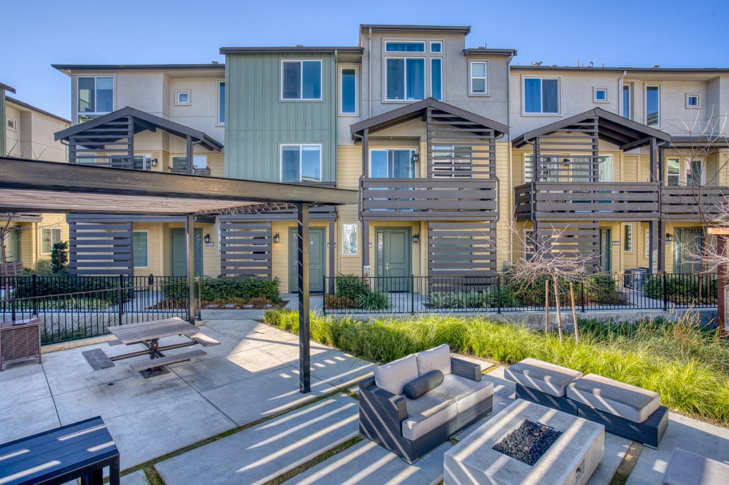 Detail Gallery Image 35 of 35 For 2059 Joshua Tree Cir, Milpitas,  CA 95035 - 3 Beds | 3 Baths