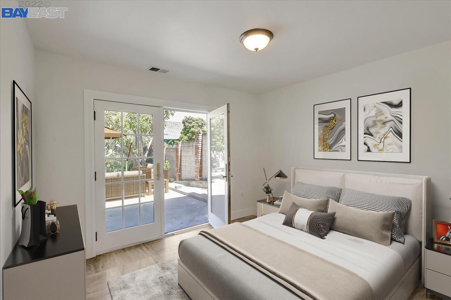 Detail Gallery Image 16 of 24 For 2036 E 20th St, Oakland,  CA 94606 - 4 Beds | 2 Baths