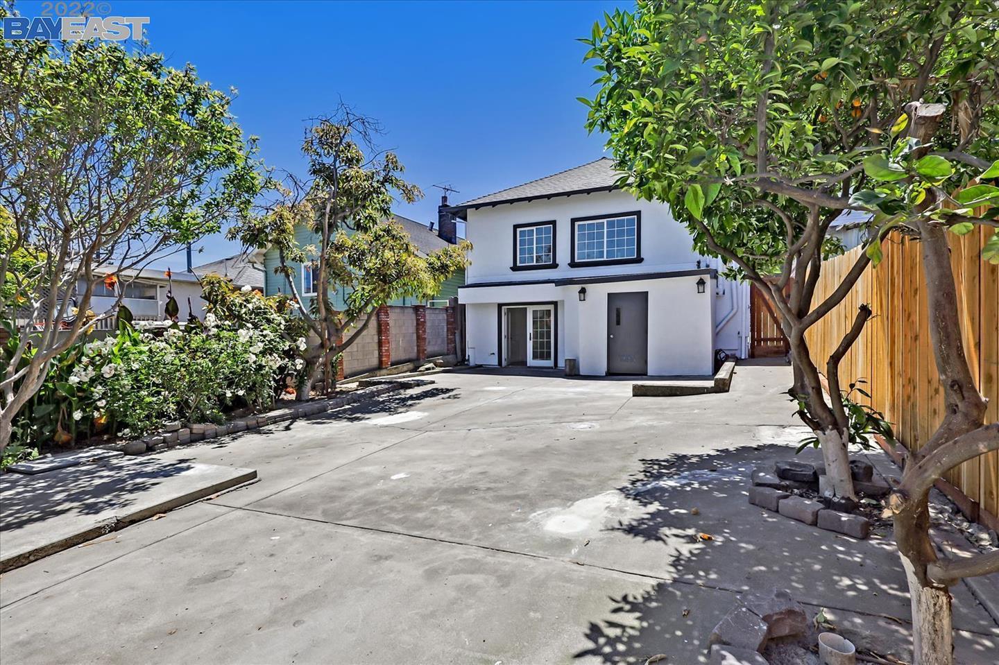 Detail Gallery Image 22 of 24 For 2036 E 20th St, Oakland,  CA 94606 - 4 Beds | 2 Baths