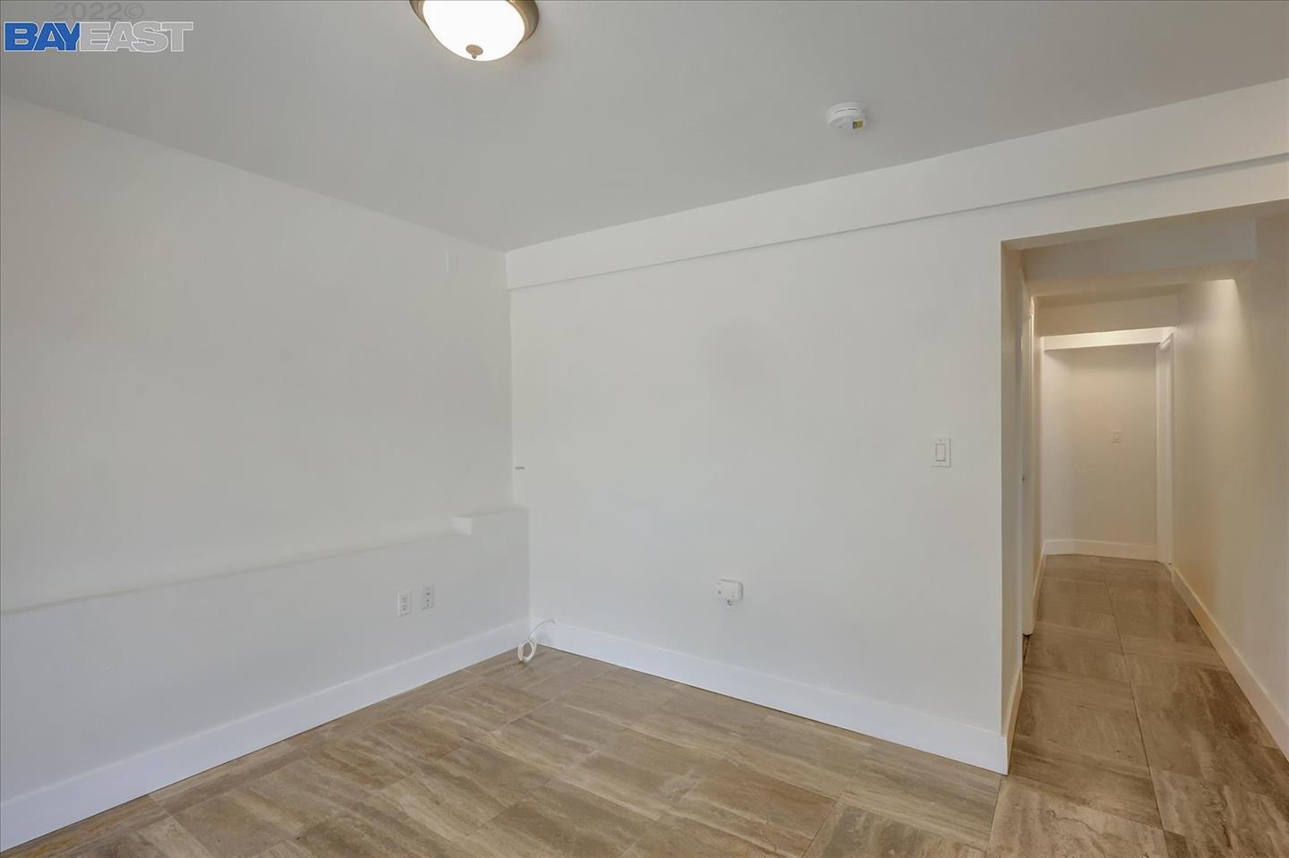 Detail Gallery Image 9 of 24 For 2036 E 20th St, Oakland,  CA 94606 - 4 Beds | 2 Baths
