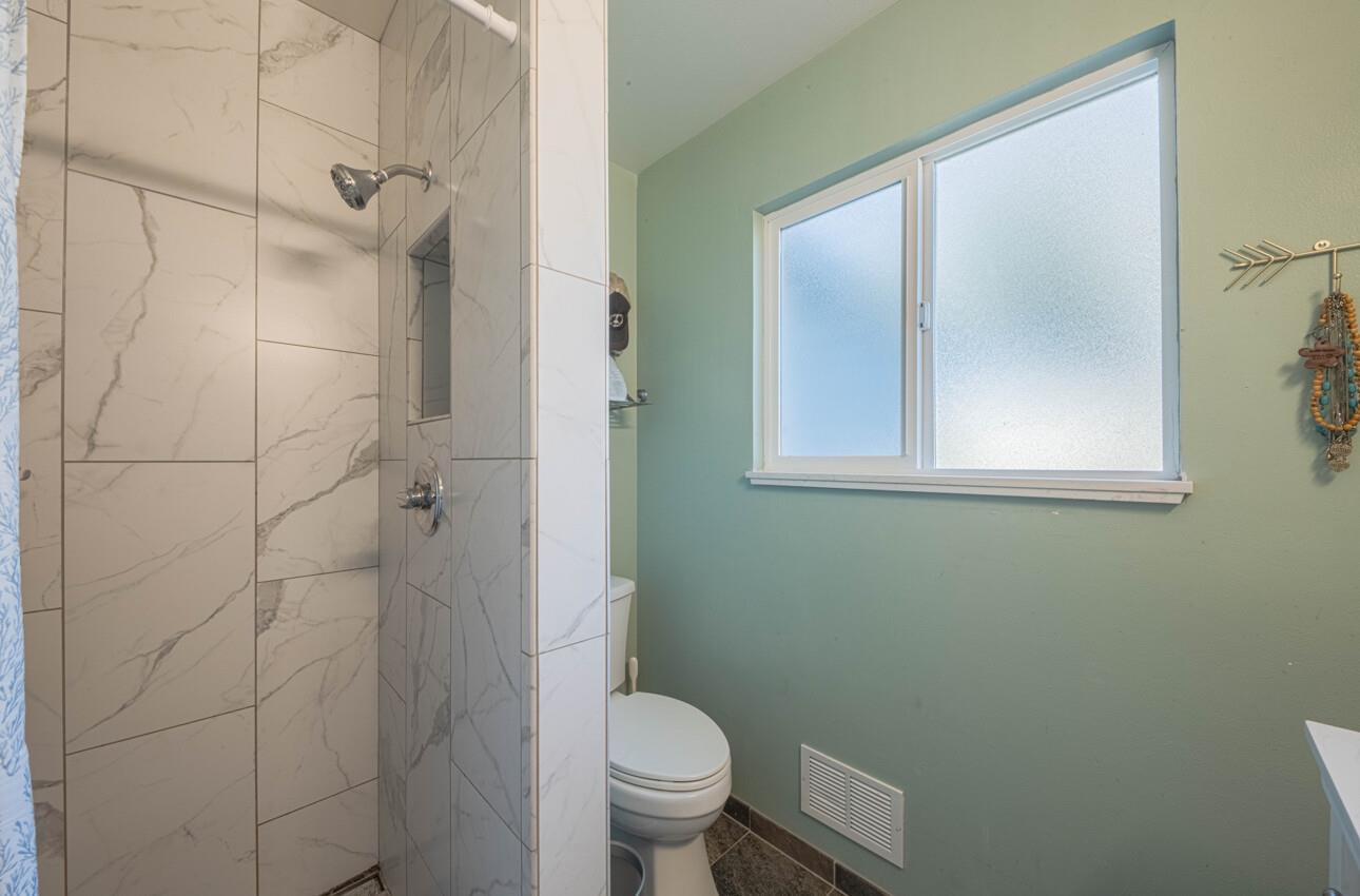 Detail Gallery Image 22 of 38 For 1671 Cambrian Dr, Salinas,  CA 93906 - 3 Beds | 2 Baths