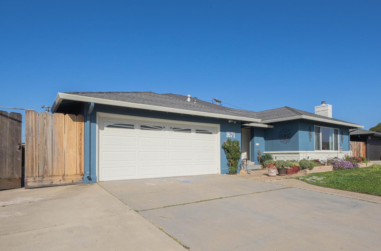 Detail Gallery Image 3 of 38 For 1671 Cambrian Dr, Salinas,  CA 93906 - 3 Beds | 2 Baths