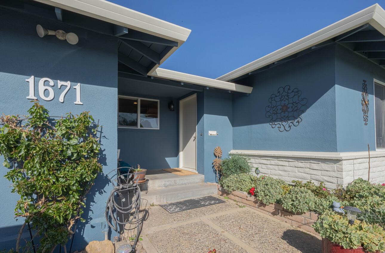 Detail Gallery Image 4 of 38 For 1671 Cambrian Dr, Salinas,  CA 93906 - 3 Beds | 2 Baths