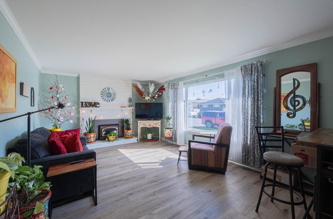 Detail Gallery Image 6 of 38 For 1671 Cambrian Dr, Salinas,  CA 93906 - 3 Beds | 2 Baths