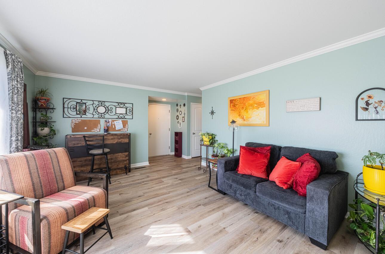 Detail Gallery Image 8 of 38 For 1671 Cambrian Dr, Salinas,  CA 93906 - 3 Beds | 2 Baths