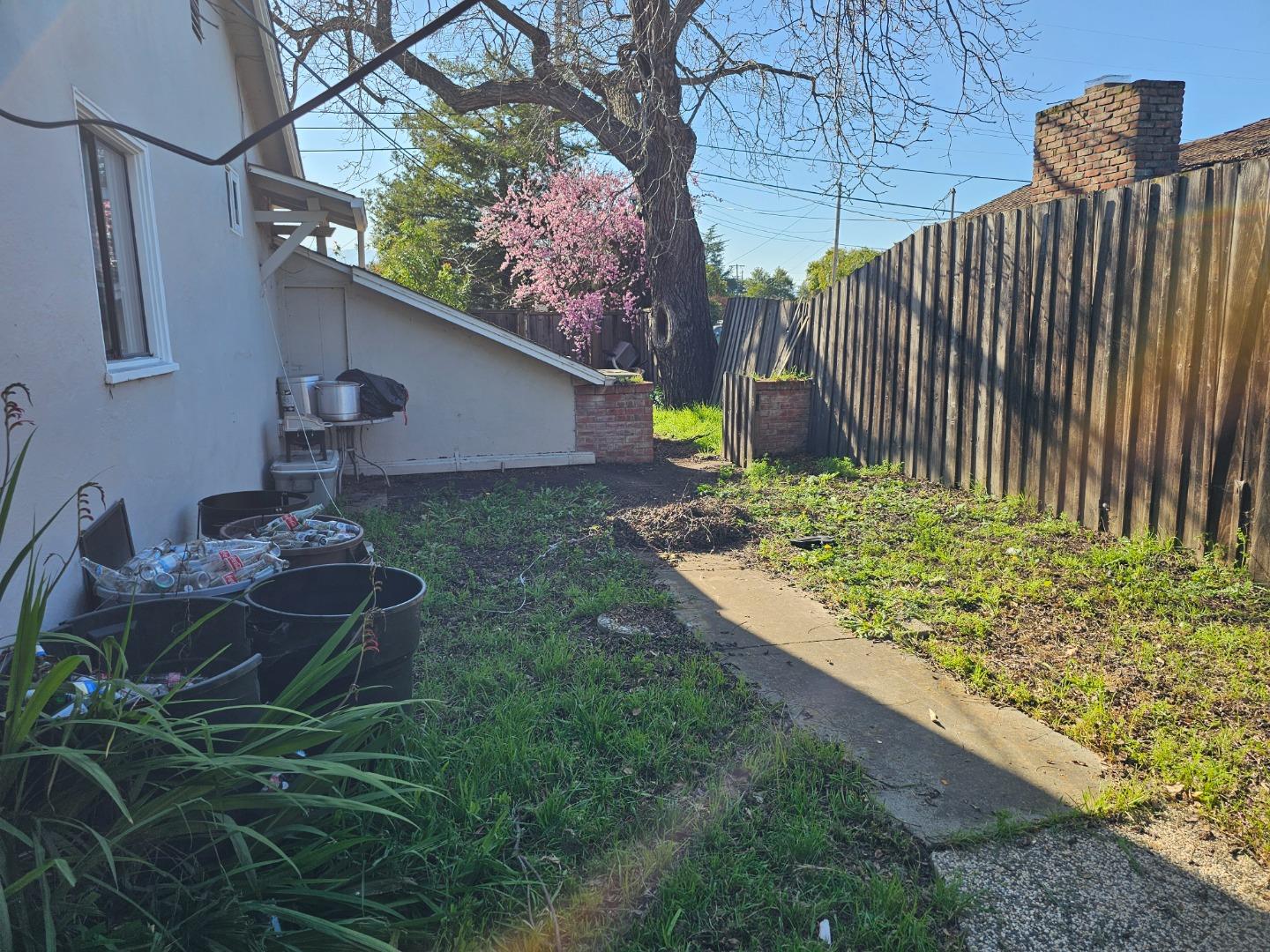 Detail Gallery Image 15 of 23 For 481 Dallas Dr, Campbell,  CA 95008 - 3 Beds | 2 Baths