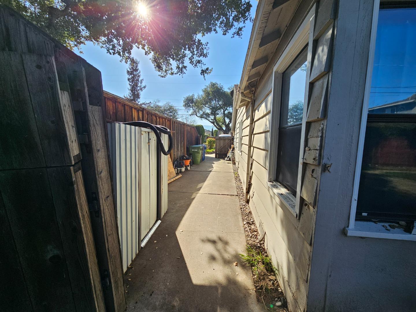 Detail Gallery Image 22 of 23 For 481 Dallas Dr, Campbell,  CA 95008 - 3 Beds | 2 Baths