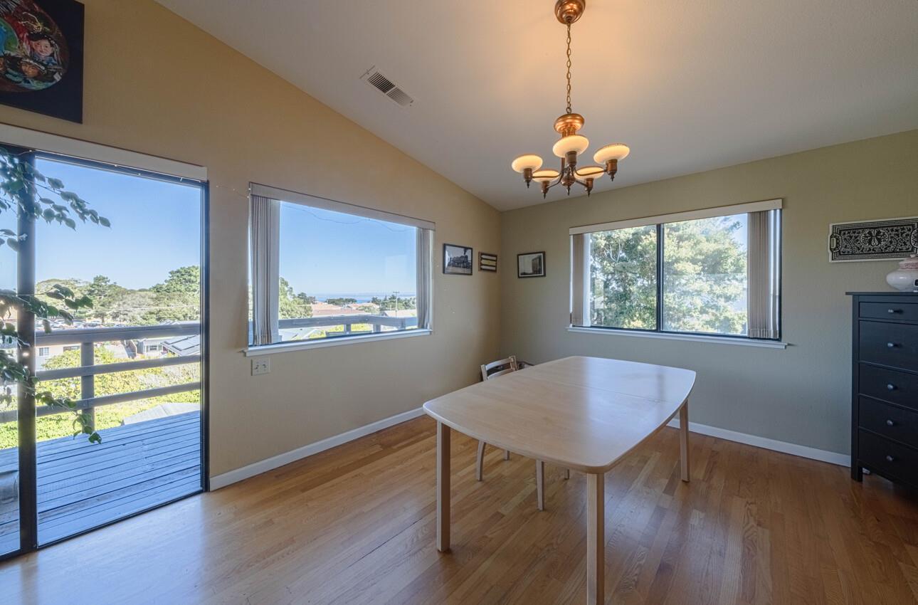 Detail Gallery Image 11 of 38 For 936 Wainwright Street, Monterey,  CA 93940 - 3 Beds | 2/1 Baths